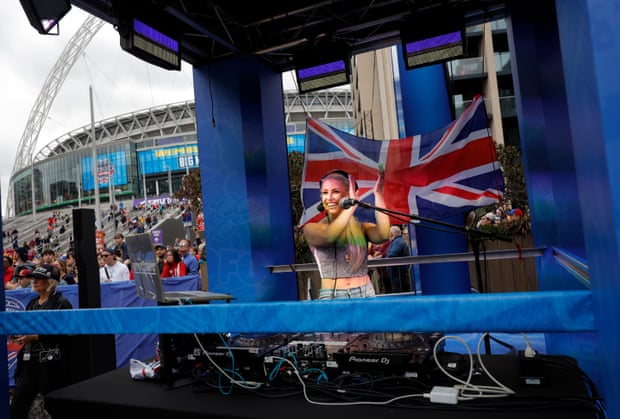 'Está prestes a ir para o mundo': futebol americano universitário americano faz estrondo no Wembley – um ensaio fotográfico