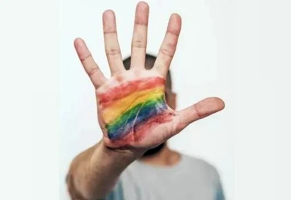 Comissionado de RA é condenado por homofobia: "O tempo do viado acabou"