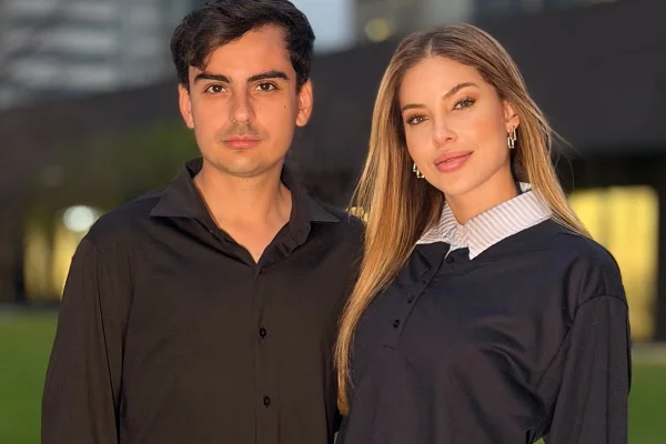 Dudu Camargo diz que segue noivo após mudança de Saory Cardoso para o Rio - destaque galeria