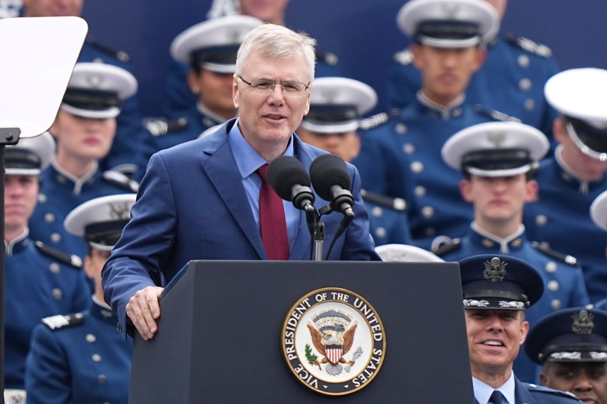 China e Rússia criticam decisão dos EUA de pôr armas em órbita e falam em ‘militarização do espaço