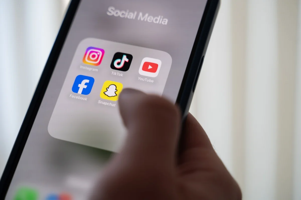 Imagem da matéria: UE propõe restrições para acesso às redes por crianças e adolescentes