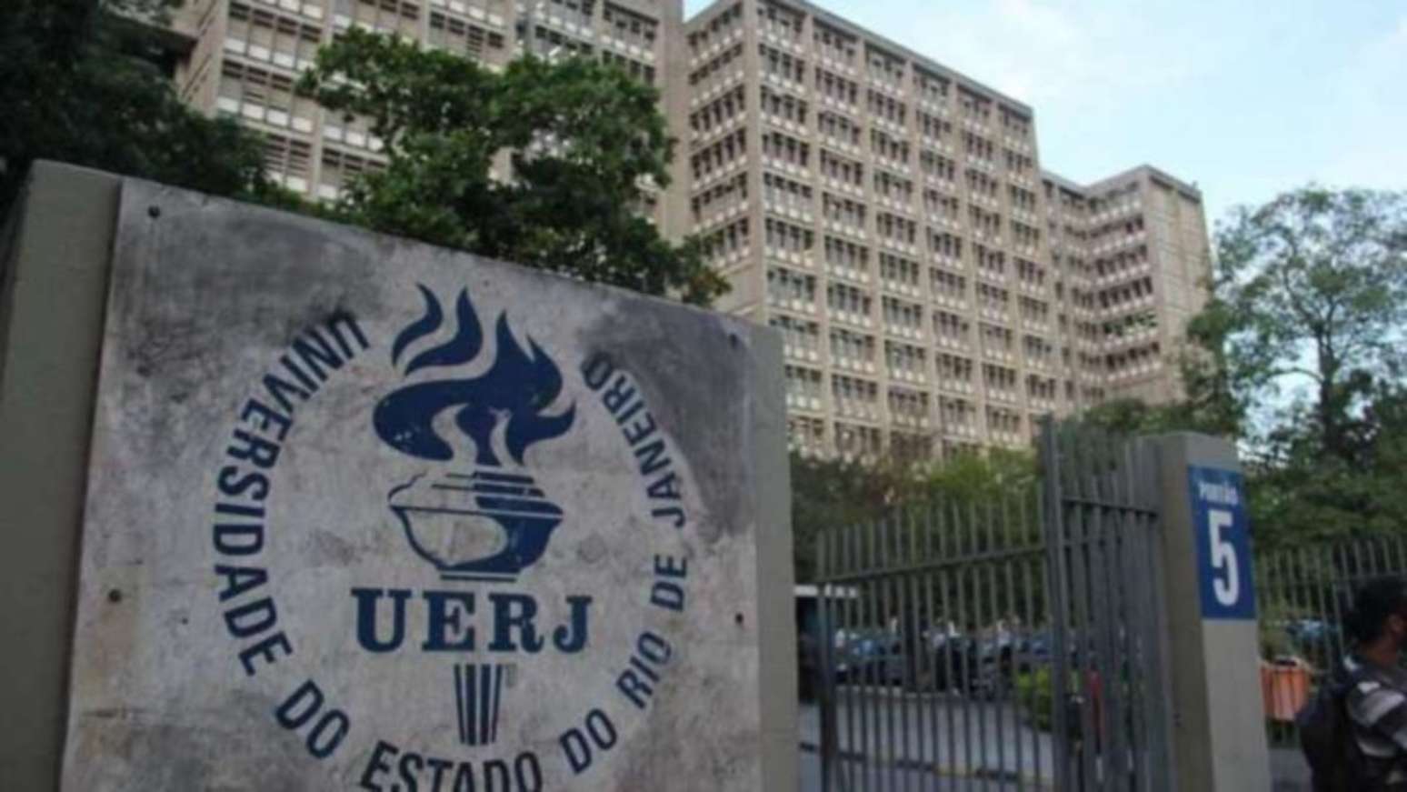 A exigência não estava prevista no edital e, conforme o acórdão, não foi aplicada às demais participantes