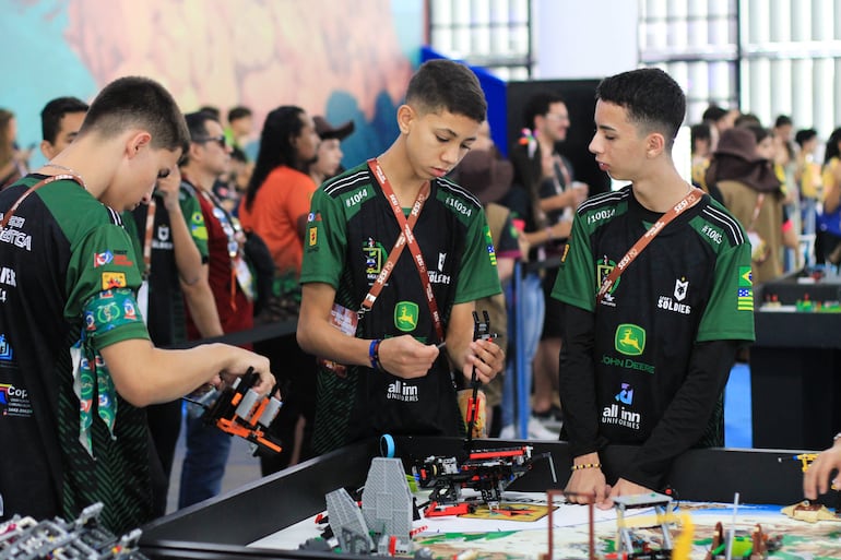 Robótica transforma sala de aula em laboratório para preparar estudantes para o futuro