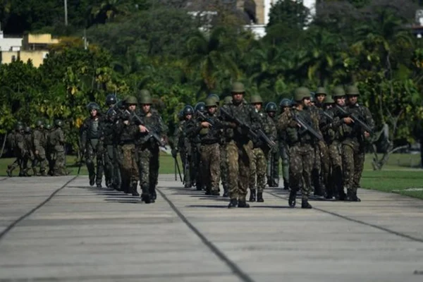 Militares do Exército são condenados por trote que fez soldado perder órgão