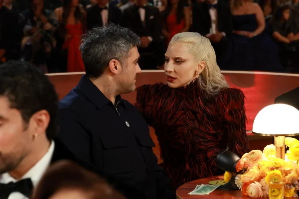 Lady Gaga teve a primeira filha por barriga de aluguel, afirma site - destaque galeria