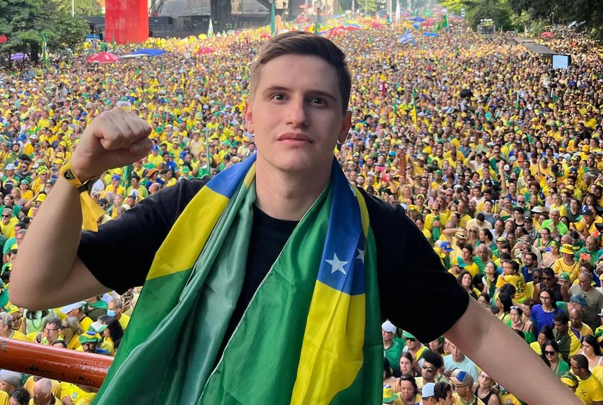 Imagem da matéria: Candidato do PL aciona o TSE contra Luísa Sonza por “showmício pró-Lula"