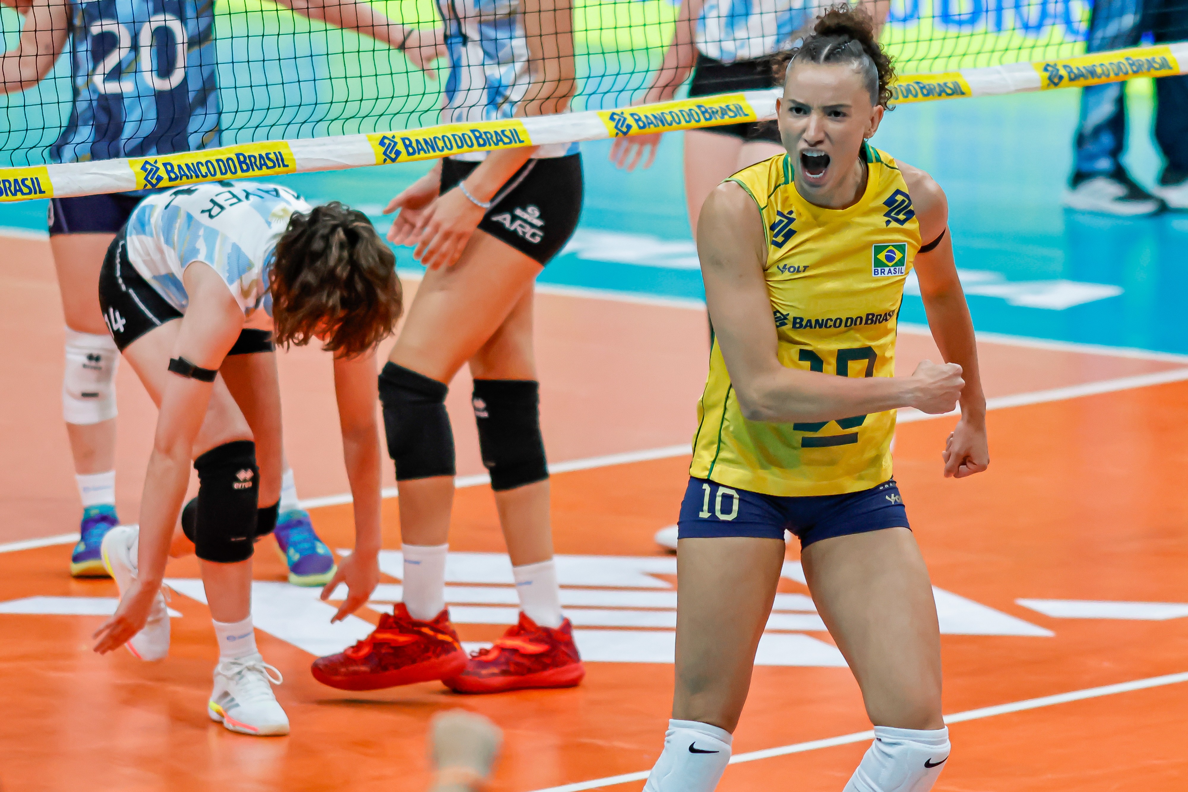 Capitã da seleção de vôlei, Gabi monta equipe própria e multidisciplinar para chegar 'voando' em Los Angeles-2028