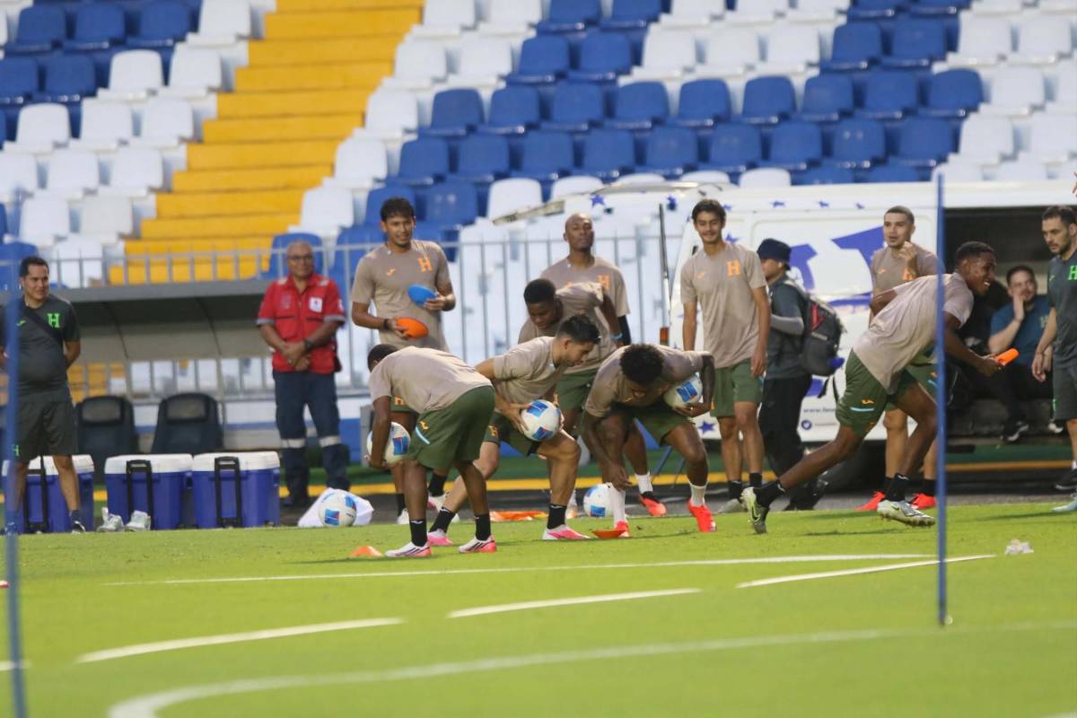 Honduras com visita especial e a triste foto de Edwin no último treino