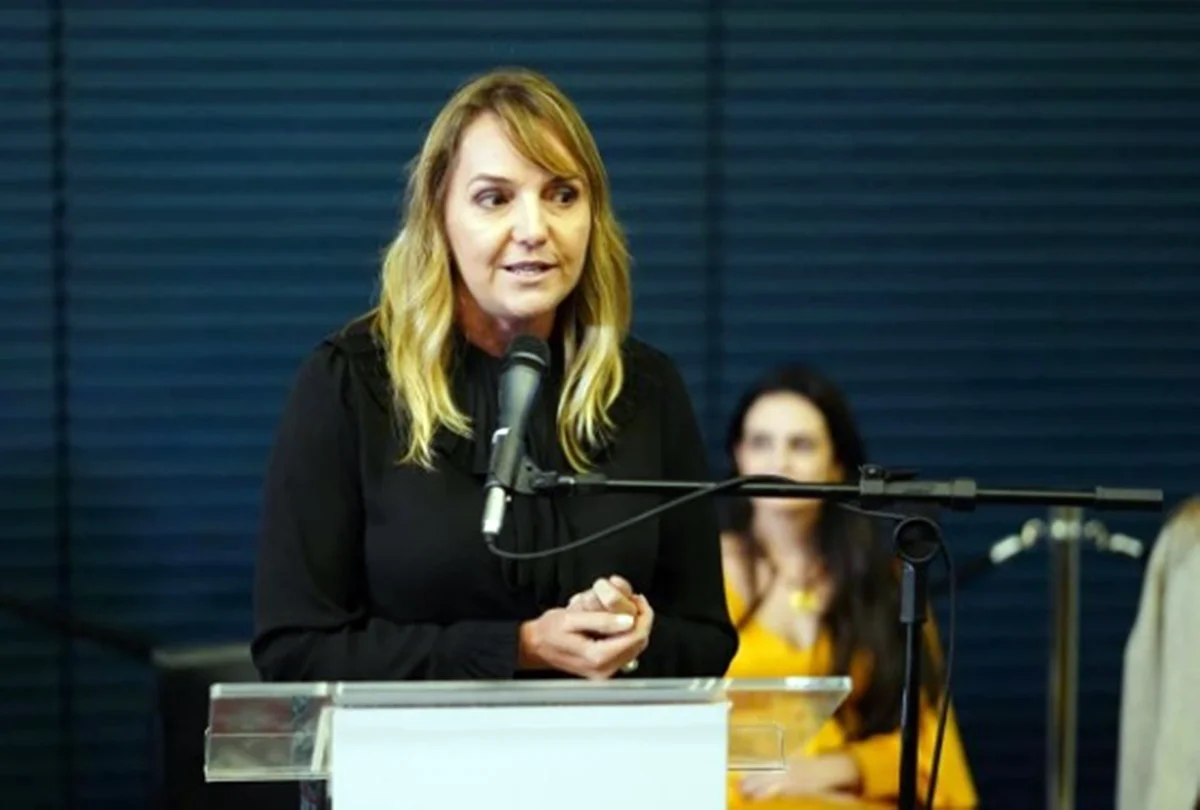 Imagem colorida de Mariangela Fialek - Metrópoles