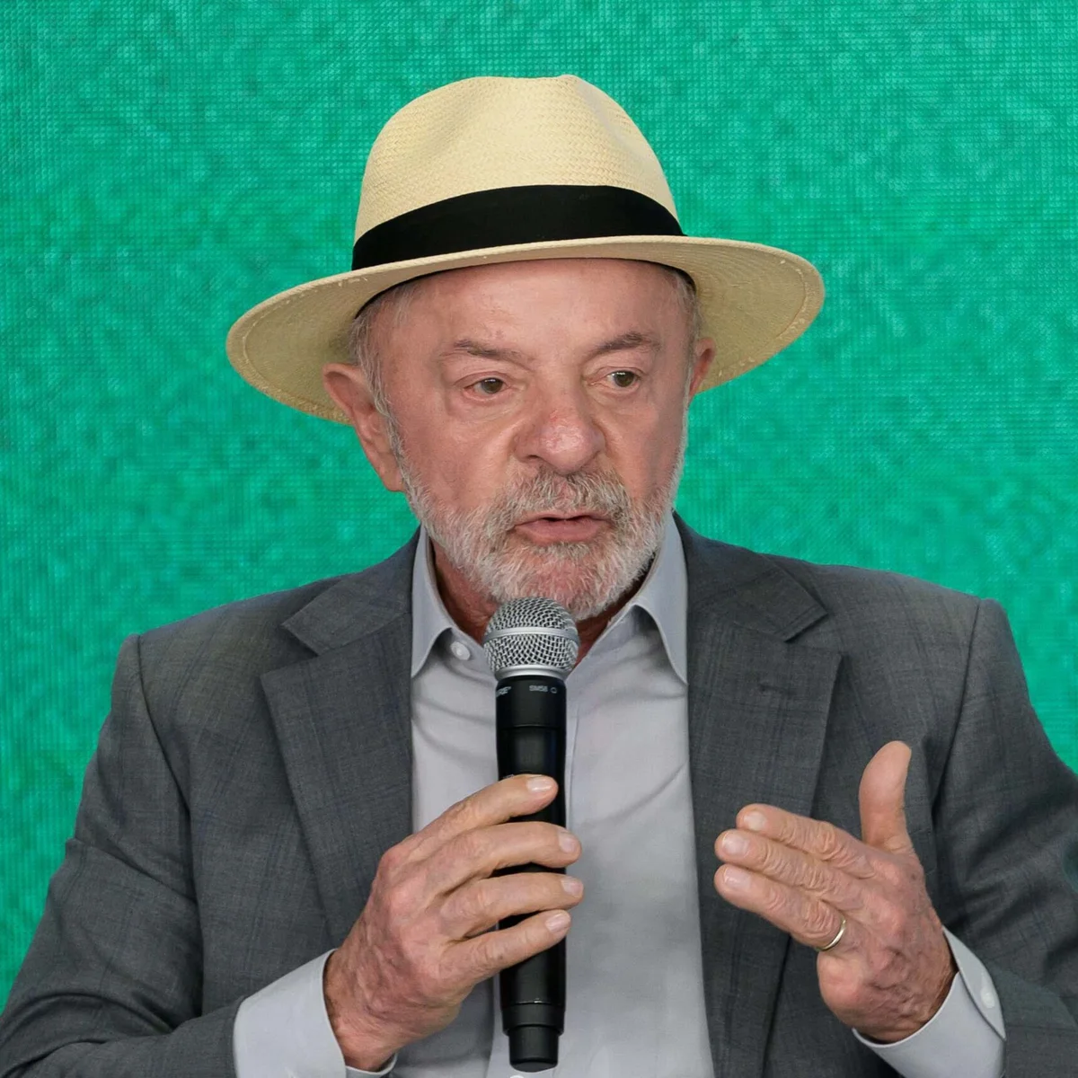 “Quem quiser ser ministro do STF não pode querer ser rico”, diz Lula