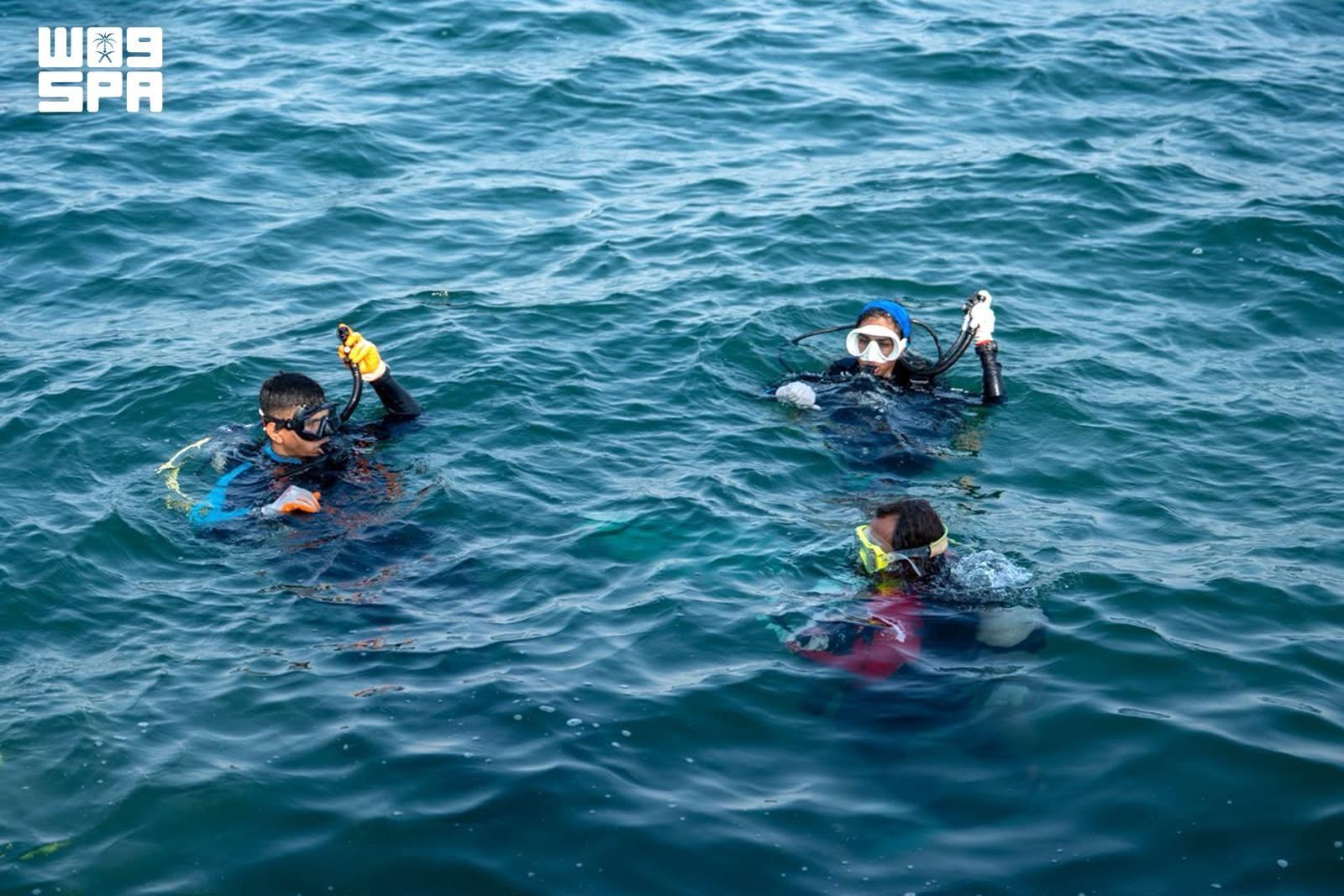 Limpeza do leito marinho iniciada na Província Oriental