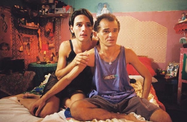 Rodrigo Santoro é abordado por influenciador que não o reconhece e respostas surpreendem; vídeo