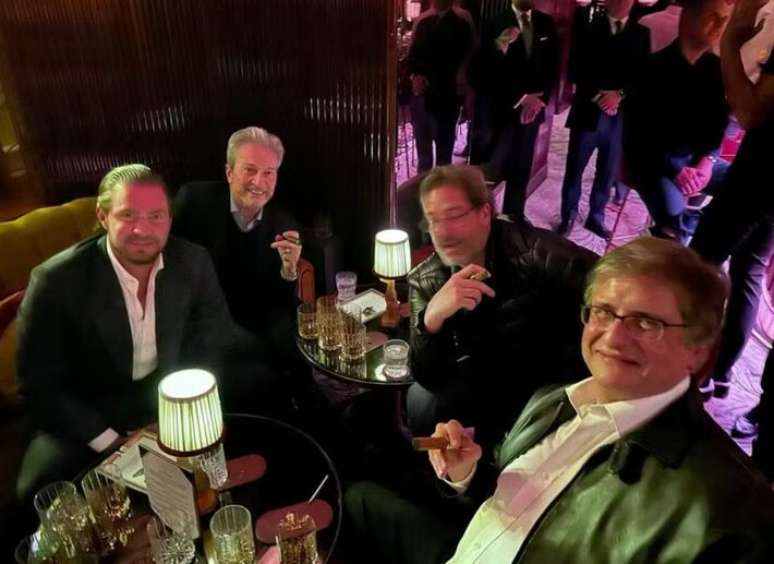 Advogado do Master encaminhou a Vorcaro foto de Gonet fumando charuto em Londres