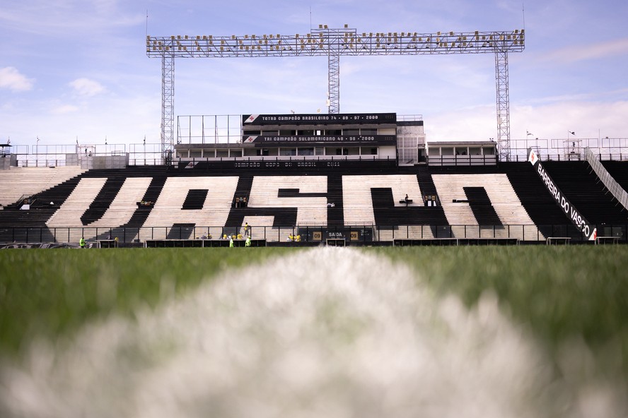Conmebol determina prazos para Vasco escolher estádio do duelo com o Boca Juniors pela Sul-Americana; entenda