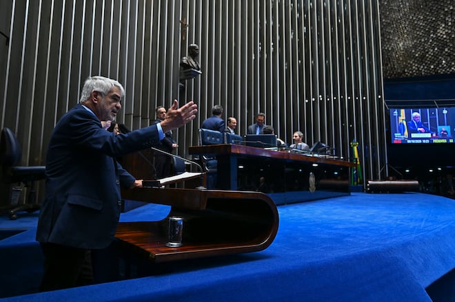 Fim da escala 6x1: oposição opta por ficar de fora do debate no primeiro dia de plenário