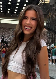 Quem é a mulher flagrada com Vini Jr. após término com Virginia