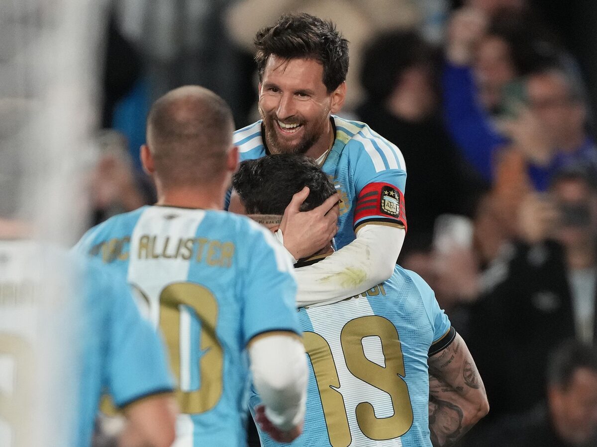 Argentina dá adeus a Messi com apoteose de gratidão a maior ídolo desde Maradona e vitória simbólica