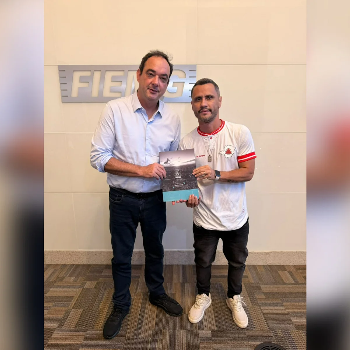 Cleitinho recebe do ex-oponente Roscoe as demandas da indústria mineira