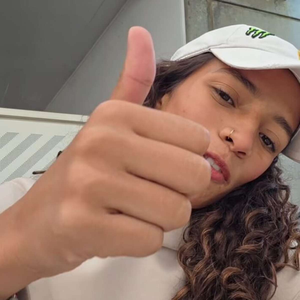 Rayssa Leal machuca o pé, vira ausência na etapa da SLS de Paris, mas acalma torcida: 'Nada grave'