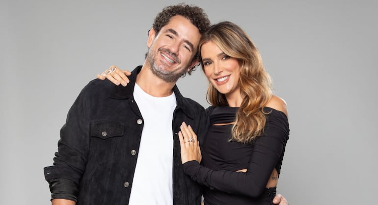 Adriane Galisteu se emociona ao encontrar relógio dado por Ayrton Senna e relíquia da avó