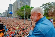 Na reta final, Lula reforça combate à abstenção e investe em pauta positiva