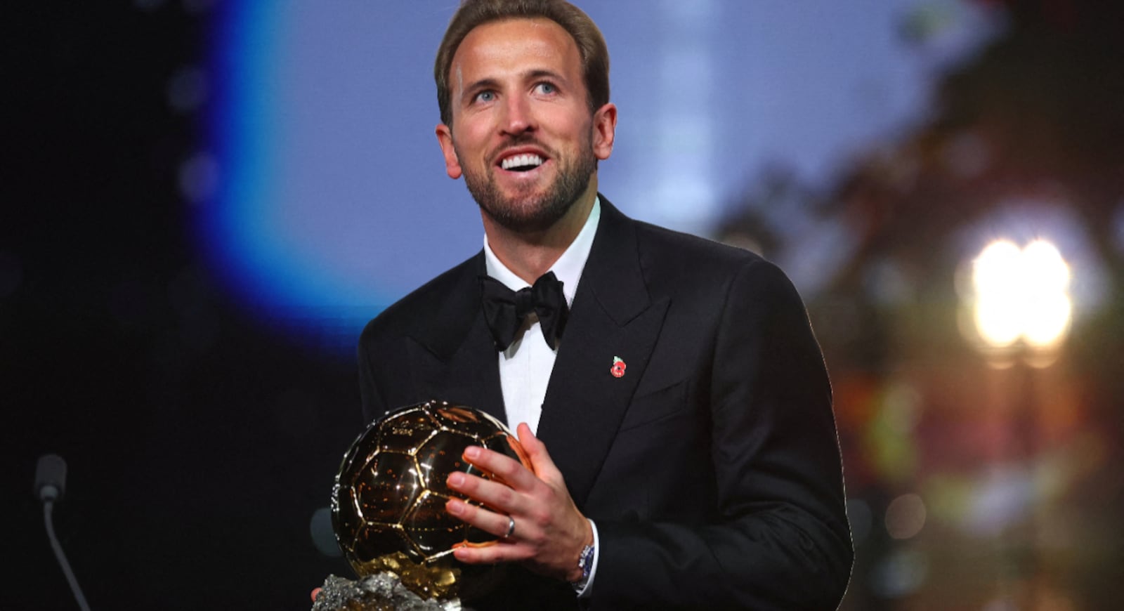 Harry Kane ganha a Bola de Ouro como o melhor jogador de futebol da última temporada Reuters/Matthew Childs — 27.10.2026