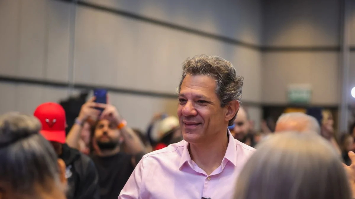 Após derrotas, Haddad ainda é nome do PT mas tem futuro incerto para 2030