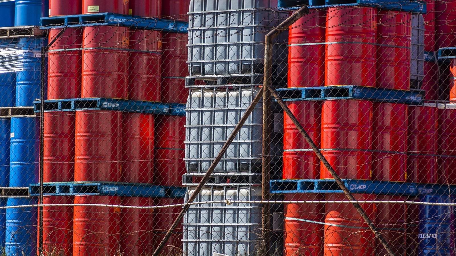 325 milhões de barris liberados das reservas de petróleo desde março - Agência Internacional de Energia