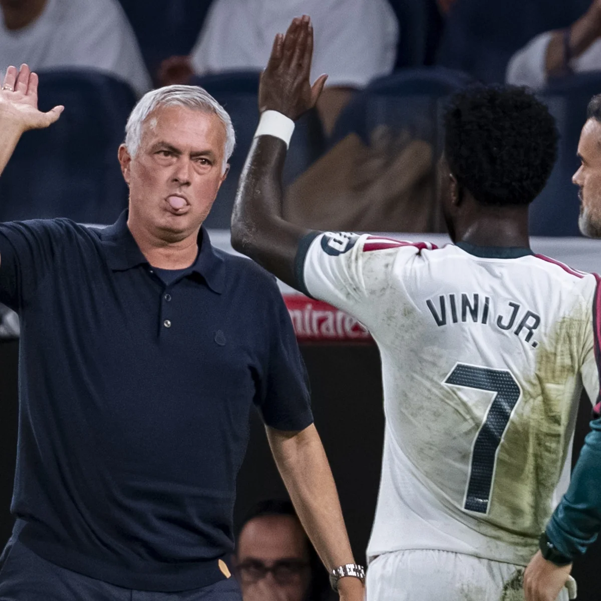 José Mourinho defende Vini Jr. de má fase: "Merece ser ajudado"