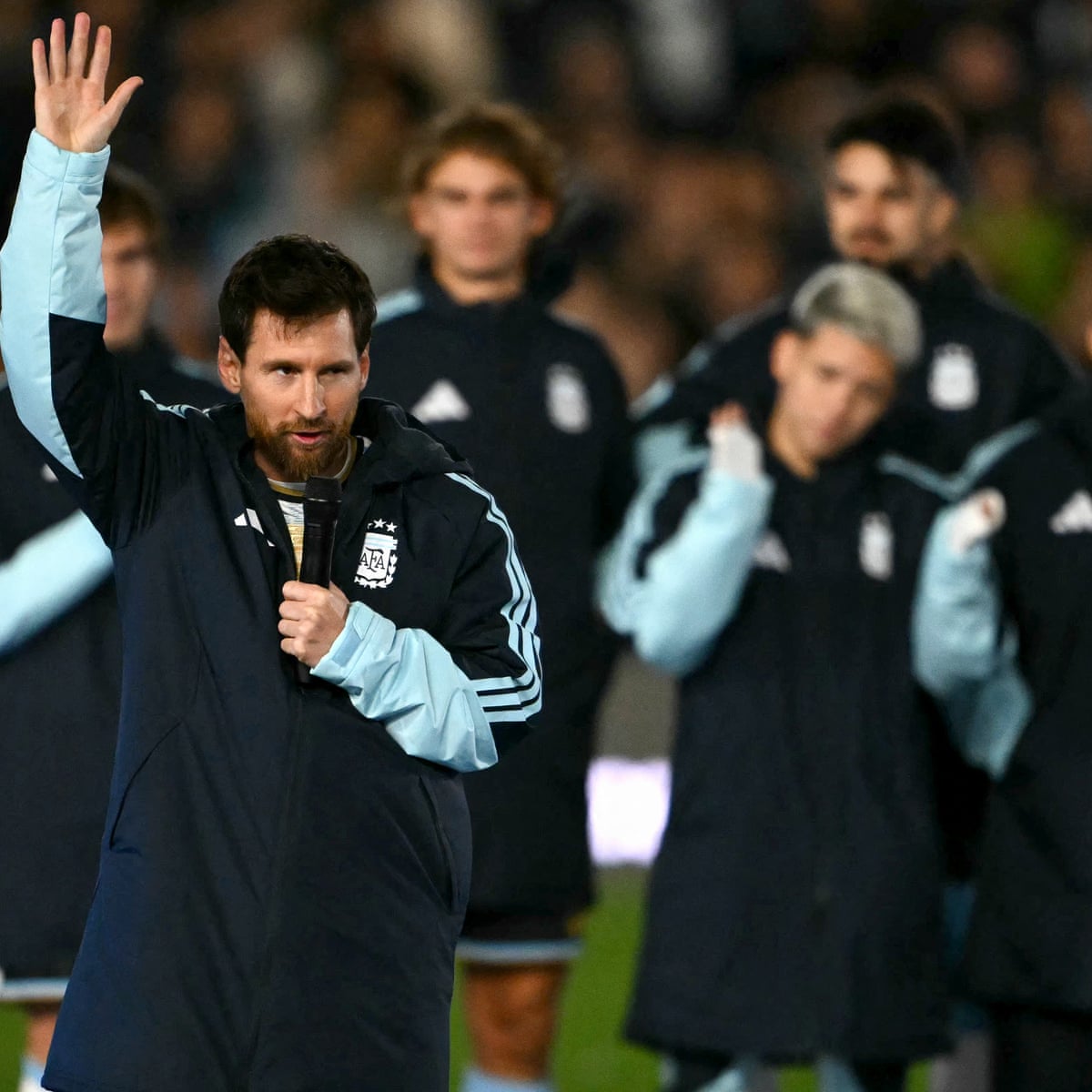 Lionel Messi despediu-se com lágrimas da Argentina após a vitória por 3-0 sobre o Benim