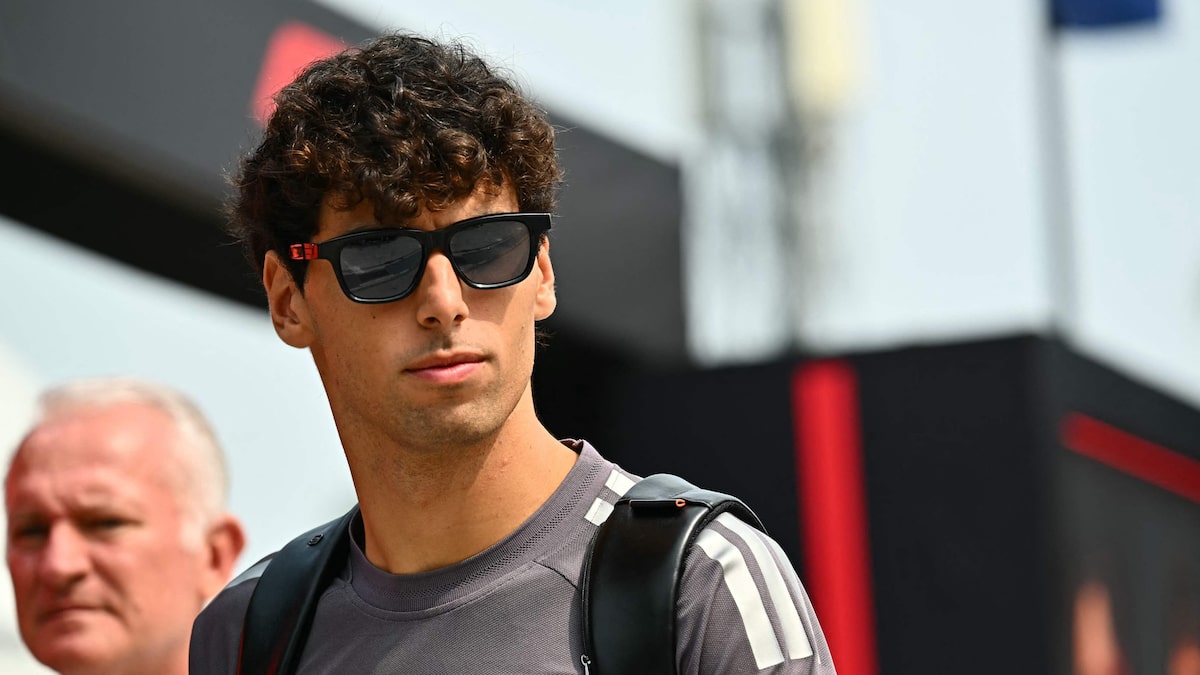 Bortoleto pede desculpas a Sainz por acidente: ‘acabou com minha corrida e a dele’