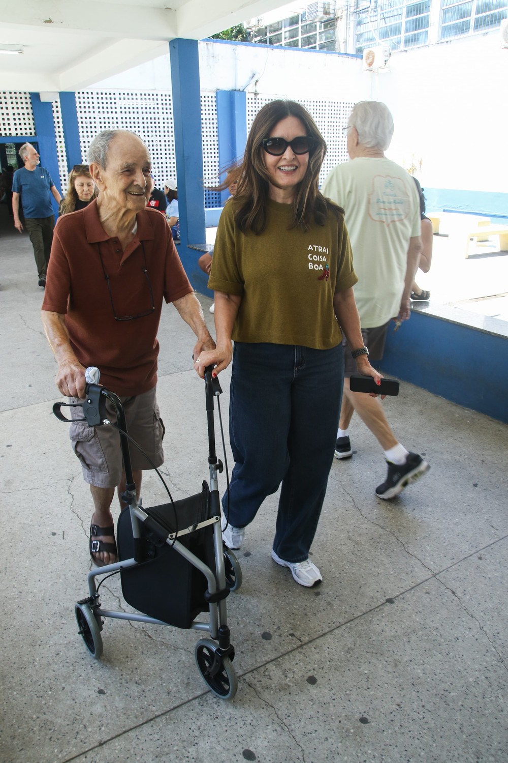 Famosos vão às urnas no 1º turno das Eleições 2026; veja fotos