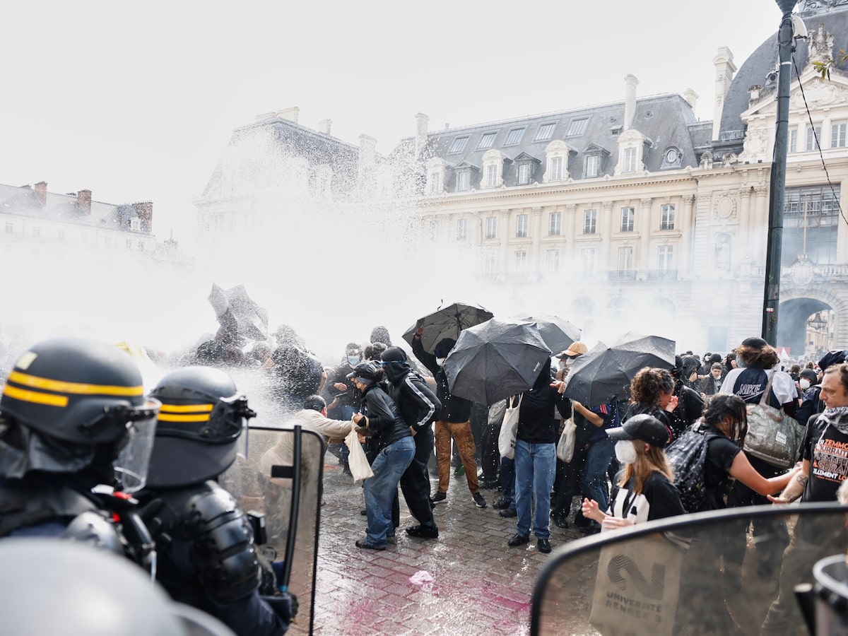 França tem dia nacional de protestos e atos estudantis se multiplicam pelo país