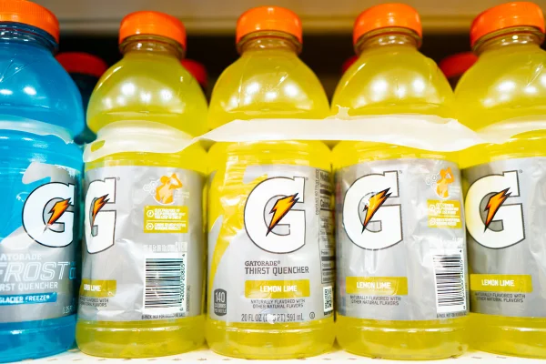 Gatorade recolhe 122 mil caixas de bebida por corante não declarado nos EUA