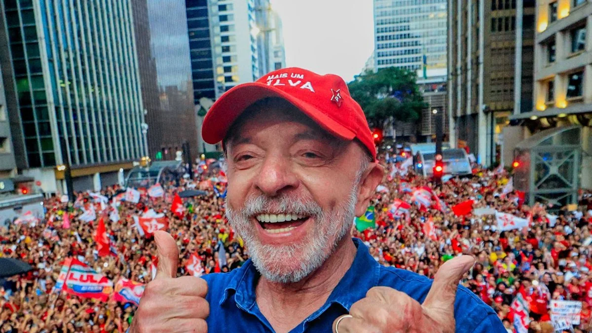 Reeleito presidente em virada histórica, Lula estabelece série de recordes