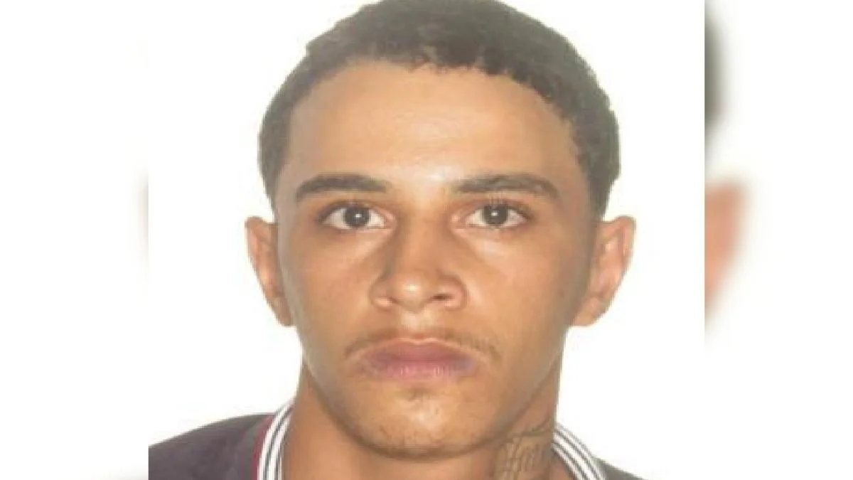 Homem é preso escondido em banheiro após matar amigo com garrafada no rosto