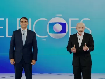 Mesmo com desculpas de Flávio, PL mantém nas redes fala sobre nove dedos