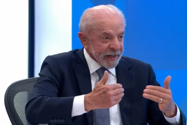 Lula deve apostar em “batalha de biografias” contra Flávio na Band