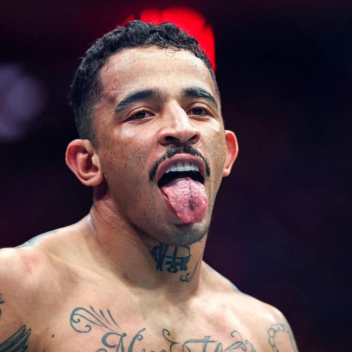 UFC: Carlos Prates vai disputar cinturão interino dos meio-médios