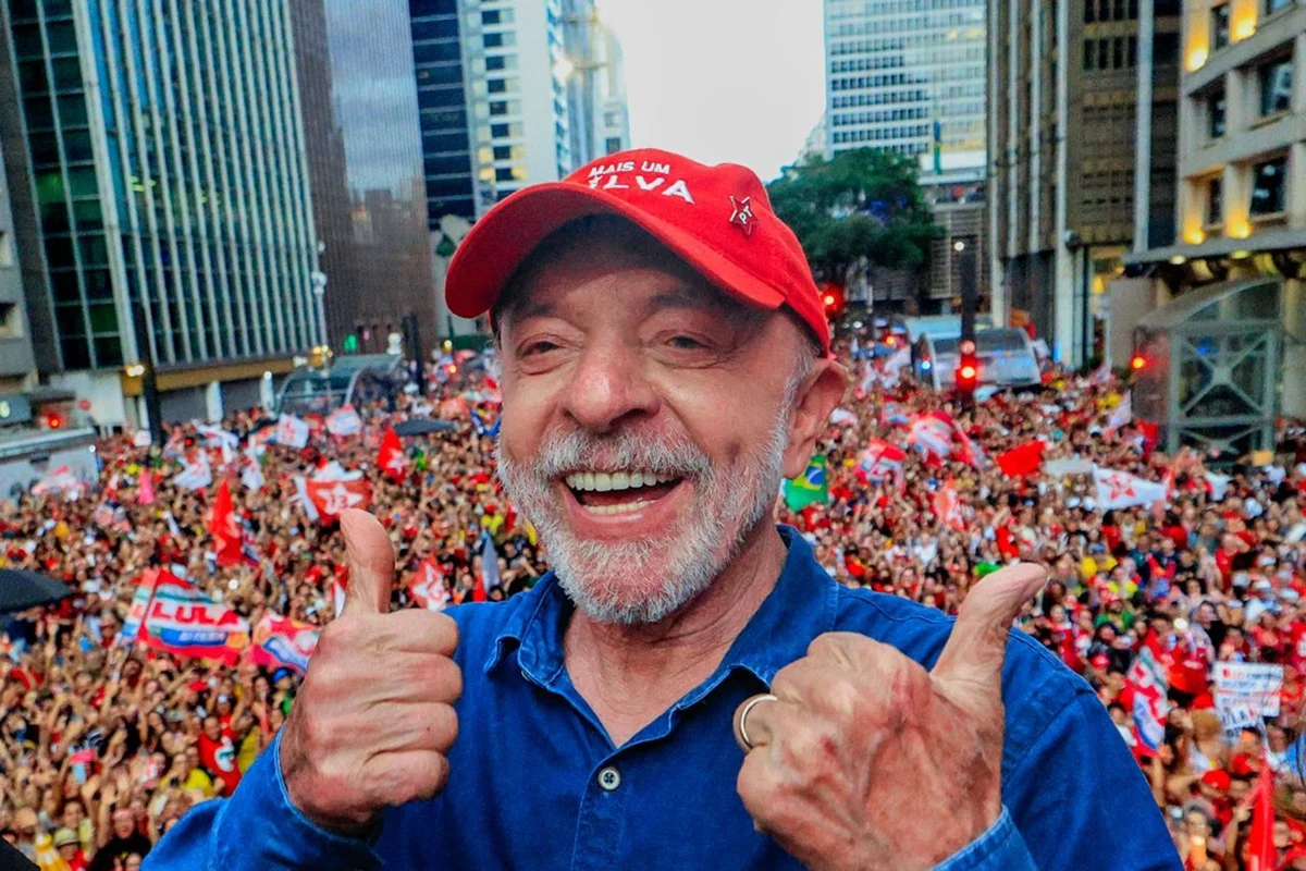 Reeleito presidente em virada histórica, Lula estabelece série de recordes