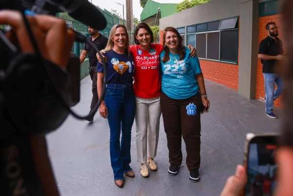 Michelle usa camiseta com apelido dado por Janja: “Bolsonara da Ceilândia” - destaque galeria