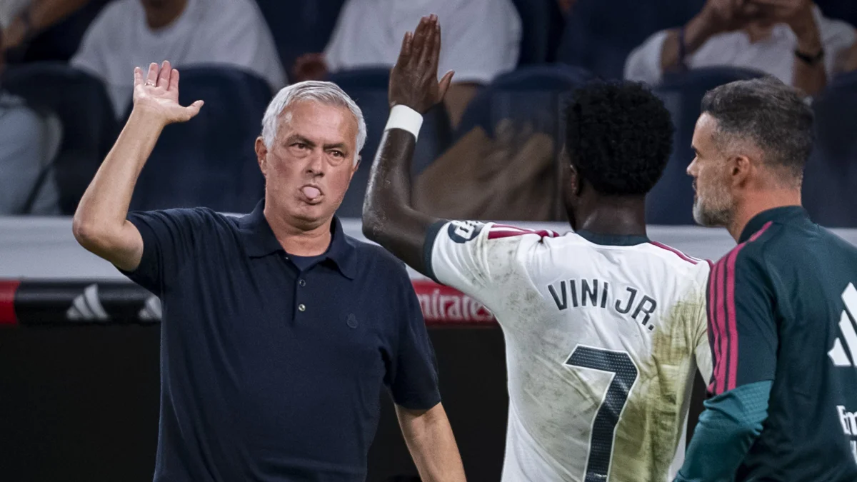 José Mourinho defende Vini Jr. de má fase: "Merece ser ajudado"
