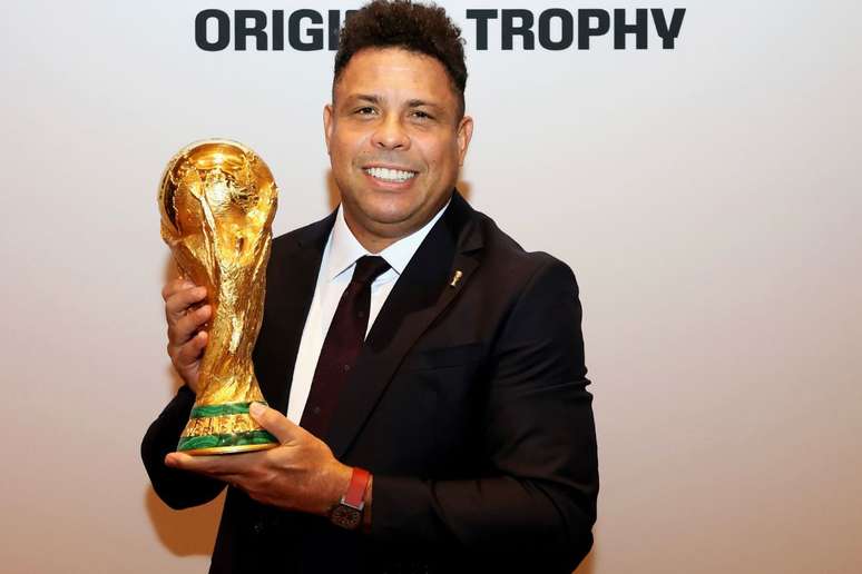 Ex-paquita, Luciano Huck e lenda da Seleção: confira os famosos que foram associados a Daniel Vorcaro