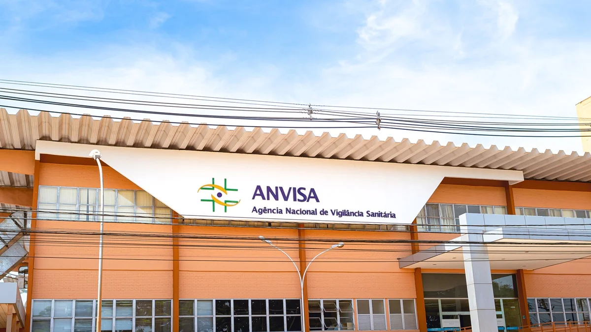 Anvisa suspende lote falso de gel íntimo e apreende antitranspirante