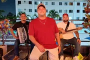 Cantor sertanejo morre aos 38 anos após sofrer infarto em casa