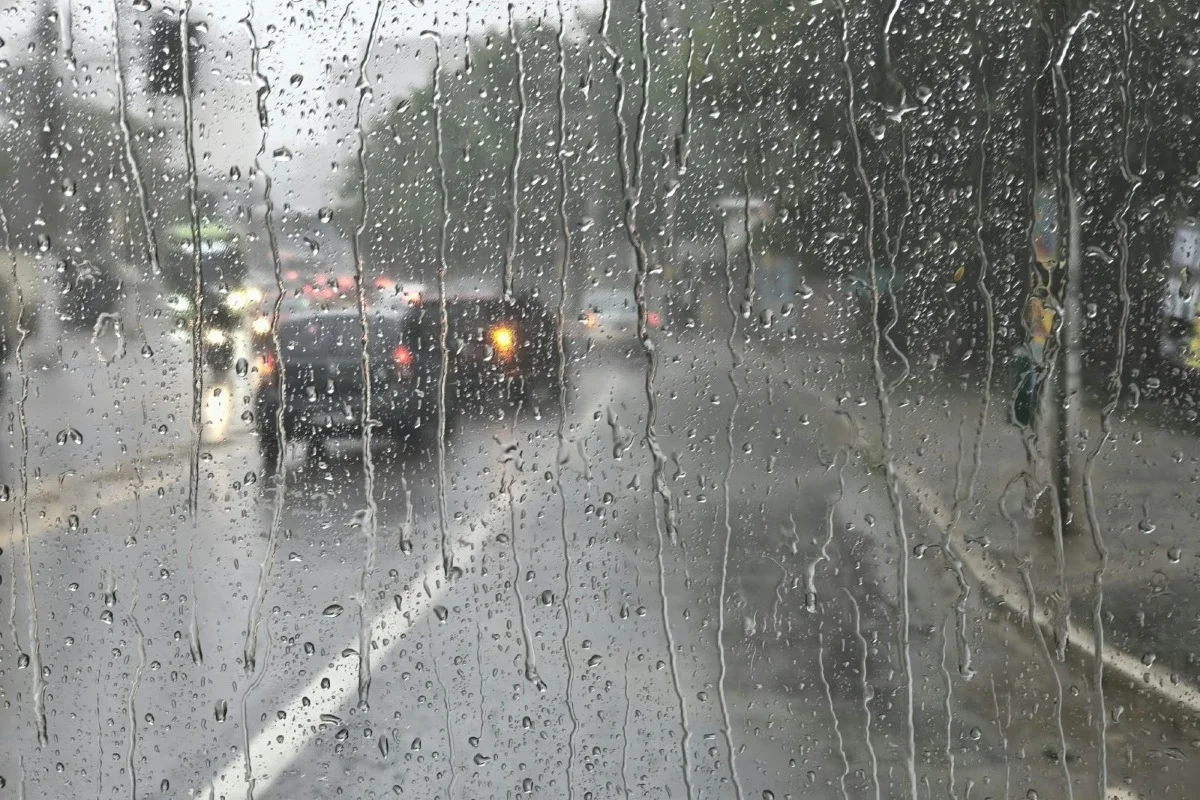 Chuva na Estrada de Campo Limpo, zona sul de SP - Metrópoles