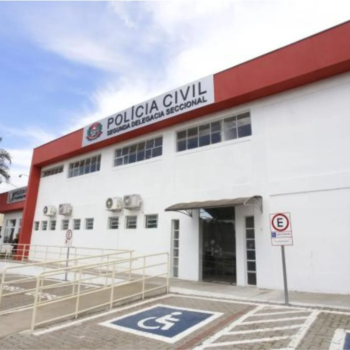 Dois jovens morrem em acidente de carro durante suposto racha em Campinas