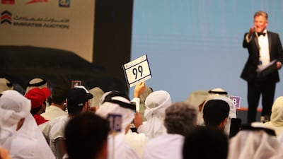 Aumentando as vendas: plataforma de Dubai abre marketplace seguro para negociação de placas de carro com valor superior a milhões de dirhams