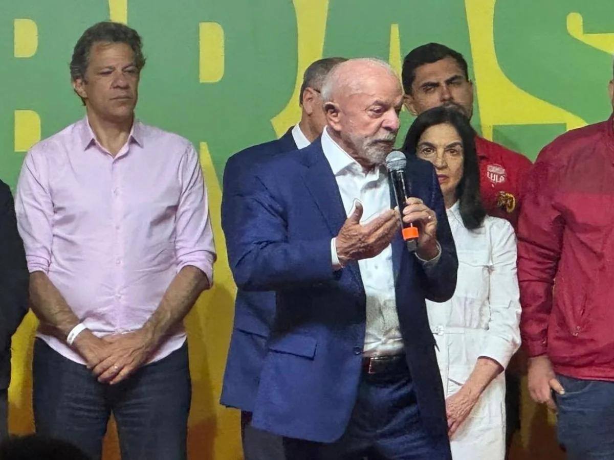 "Quem perdeu foi o povo de SP", diz Lula sobre derrota de Haddad
