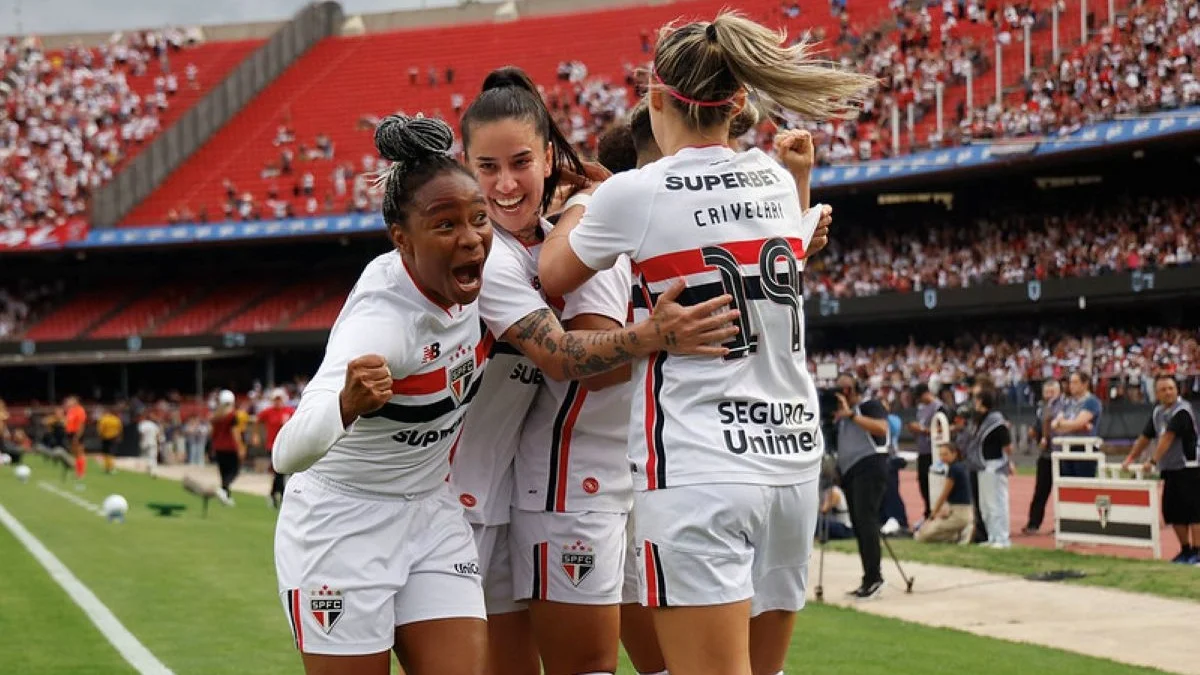 São Paulo: time feminino tem desempenho superior ao masculino em clássicos